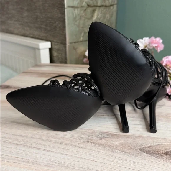 Steve Madden Sonyah Black Lace Up Heels Size 7 - Picture 4 of 6